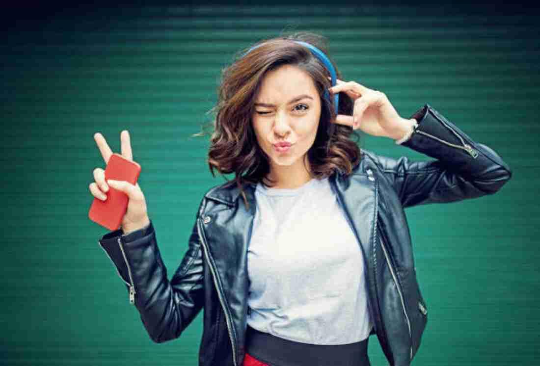 A Connect Z P47 Wireless Headphone – Bluetooth Headset with Mic, Sports Over - Ear Design, Stereo Sound - CARTitCARTitCARTit